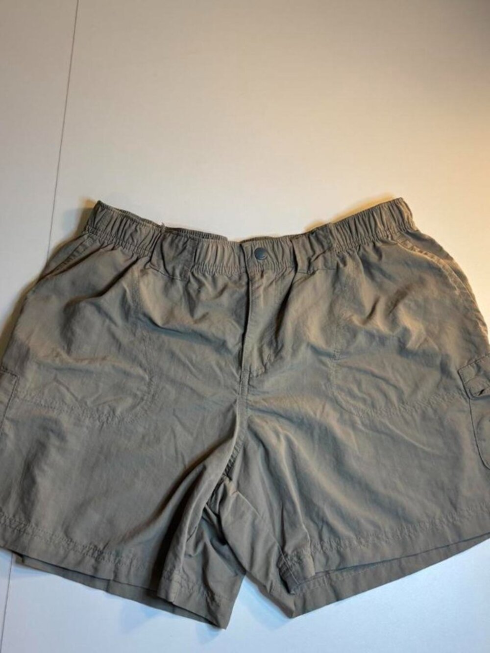 Columbia Sportswear vintage khaki cargo shorts